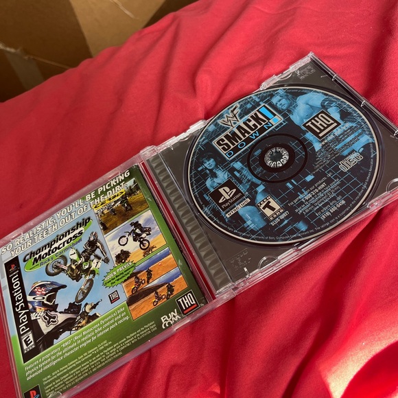 WWF SmackDown! PS1 Black Label 💿 - Picture 3 of 4